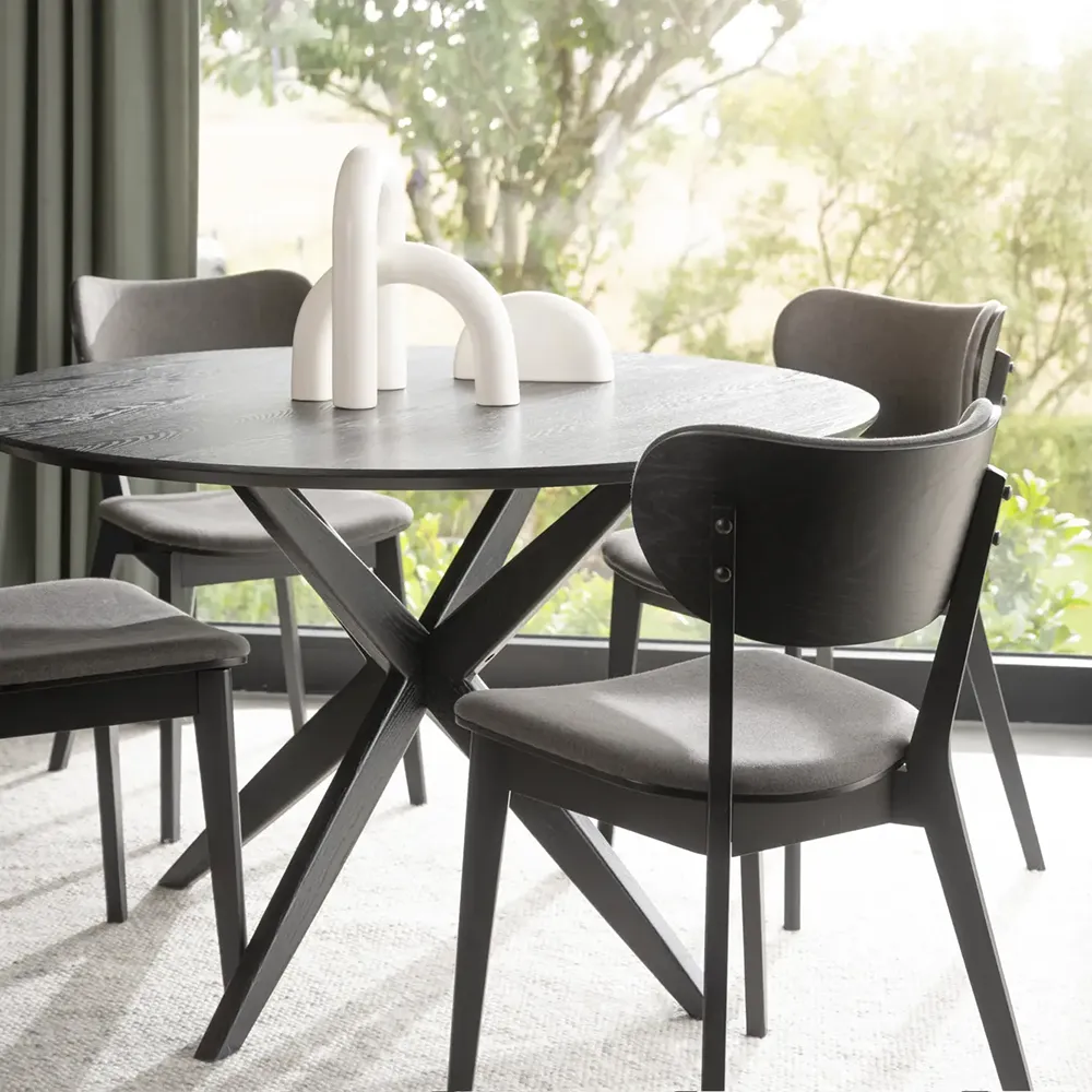 Calverton matbord Ø120 cm svart ek