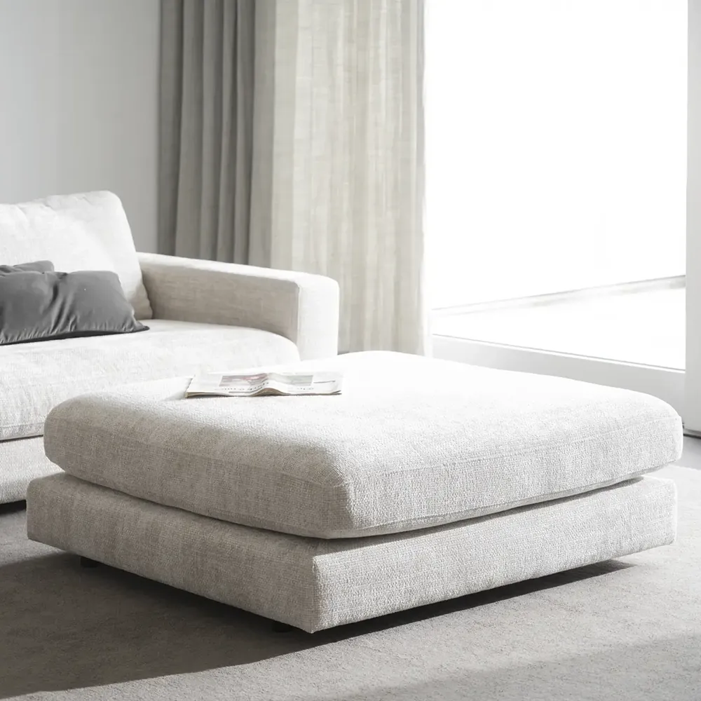 Duncan fotpall tyg Robin ljusgrå