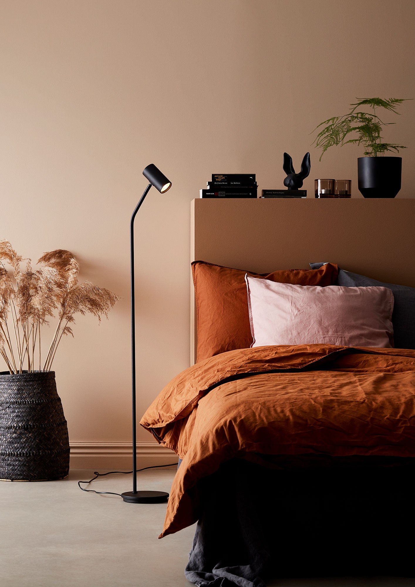 Tyson golvlampa Svartstruktur Gu10