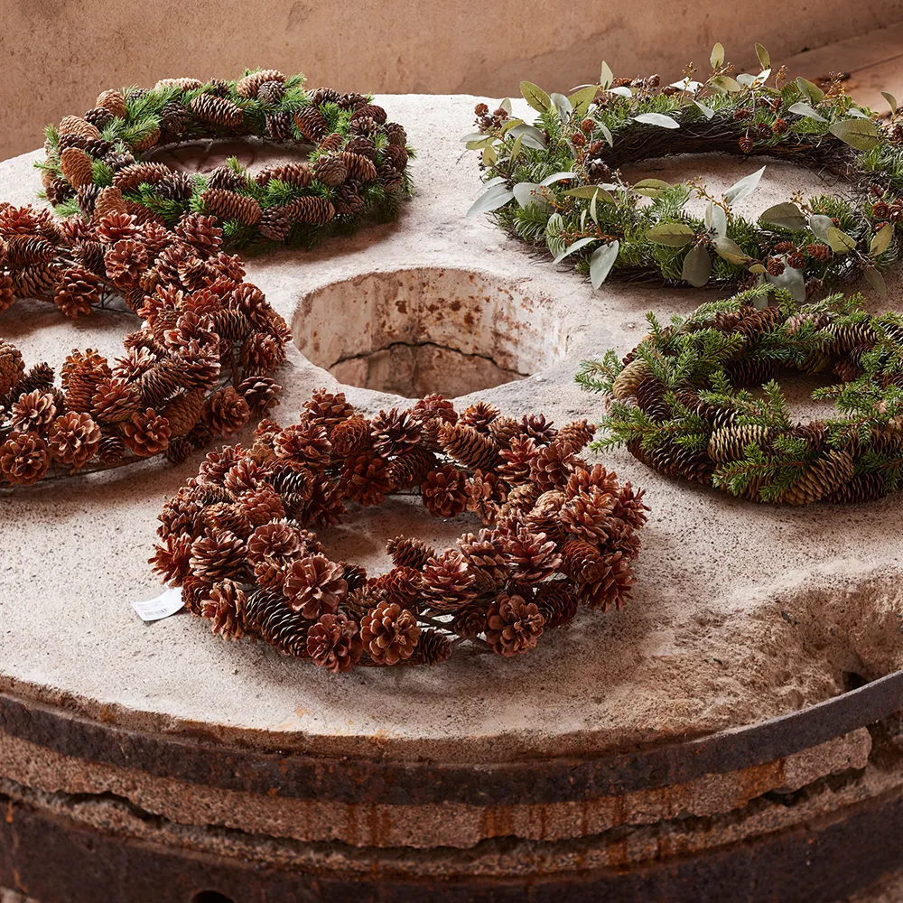 Julkrans med kottar 45 cm