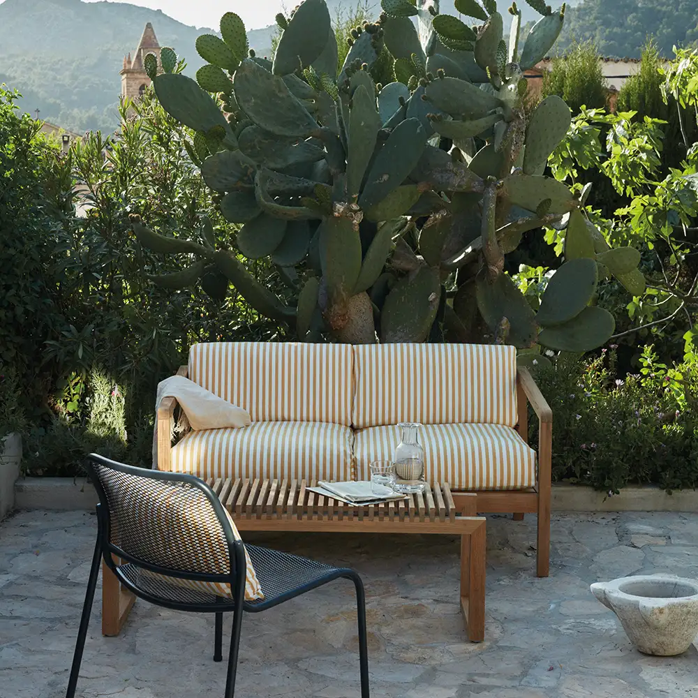 Virkelyst 2-Seater Golden Yellow Stripe Teak