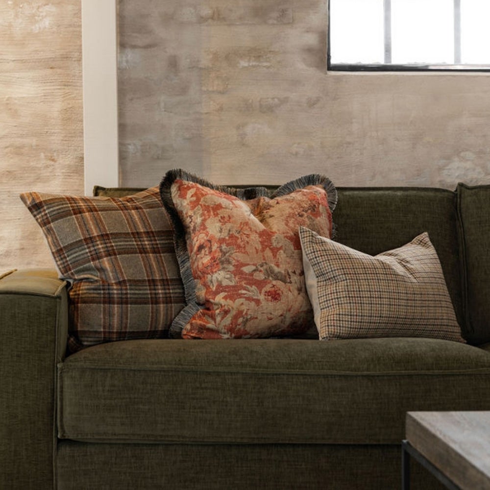 Rosewood Flower kuddfodral med fransar - 50x50 cm