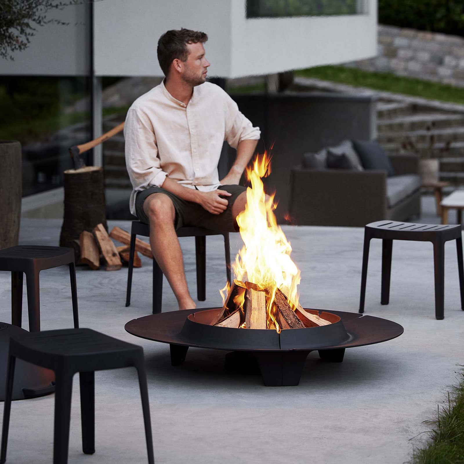 Cut Pall Black Aluminium 