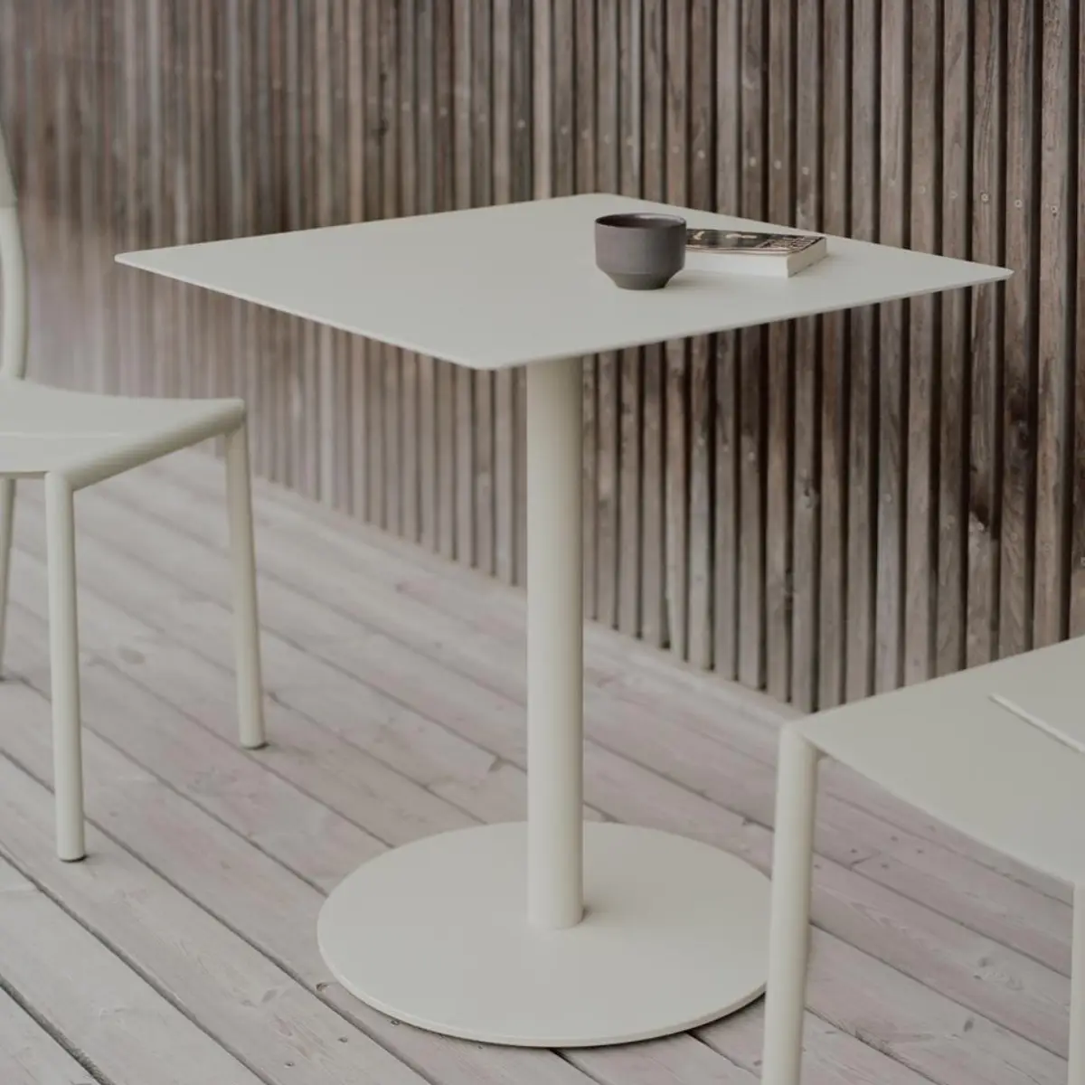 May Bistrobord 70 x 70 Ljusgrått