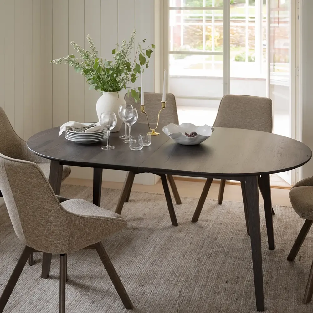 Filippa matbord ovalt 170-210x105 cm ek mörkbrun