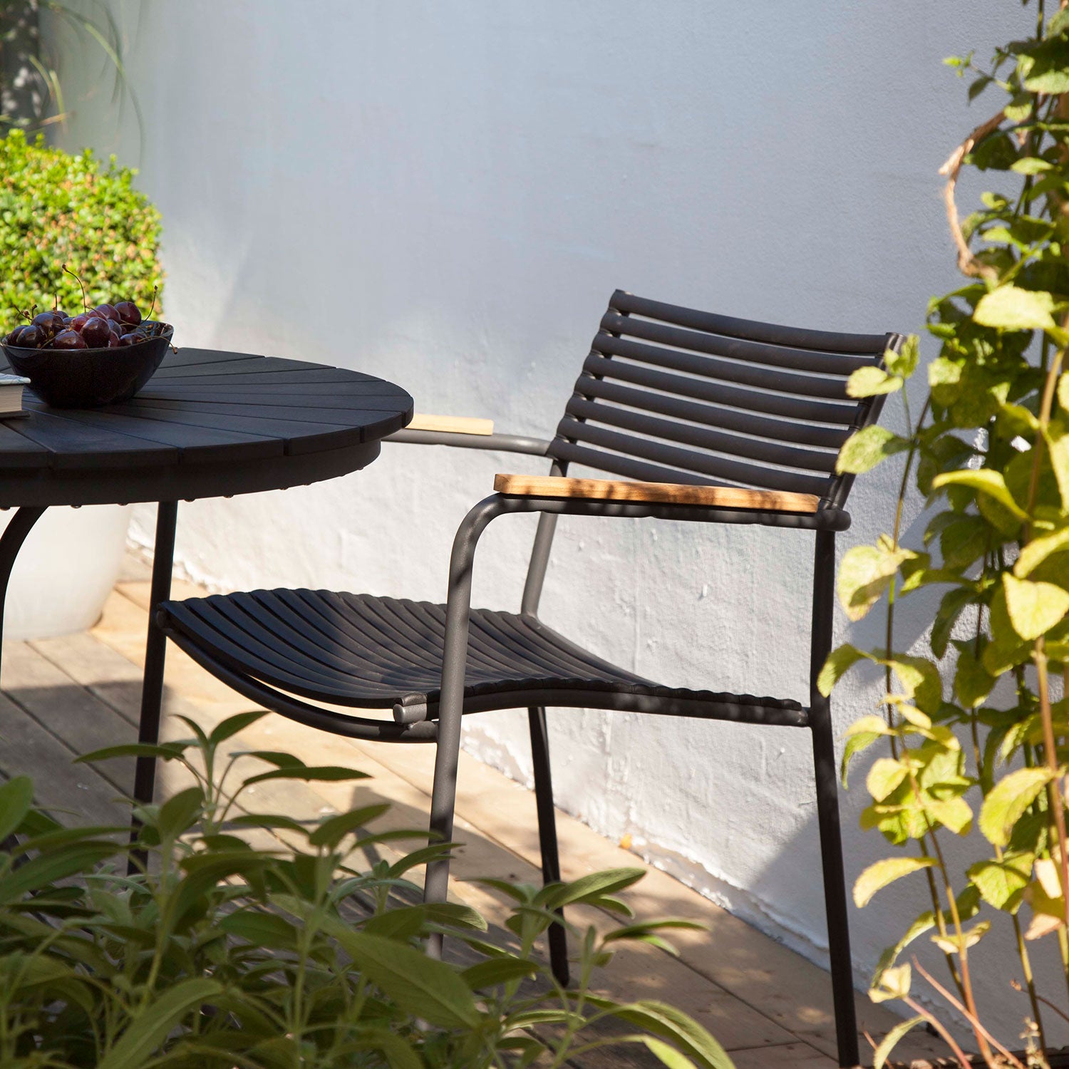 Mood Air karmstol svart