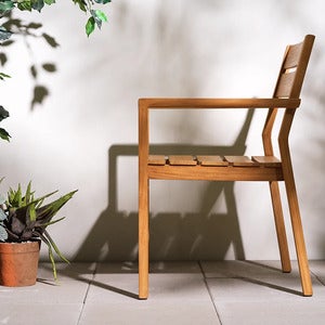 Delia karmstol teak
