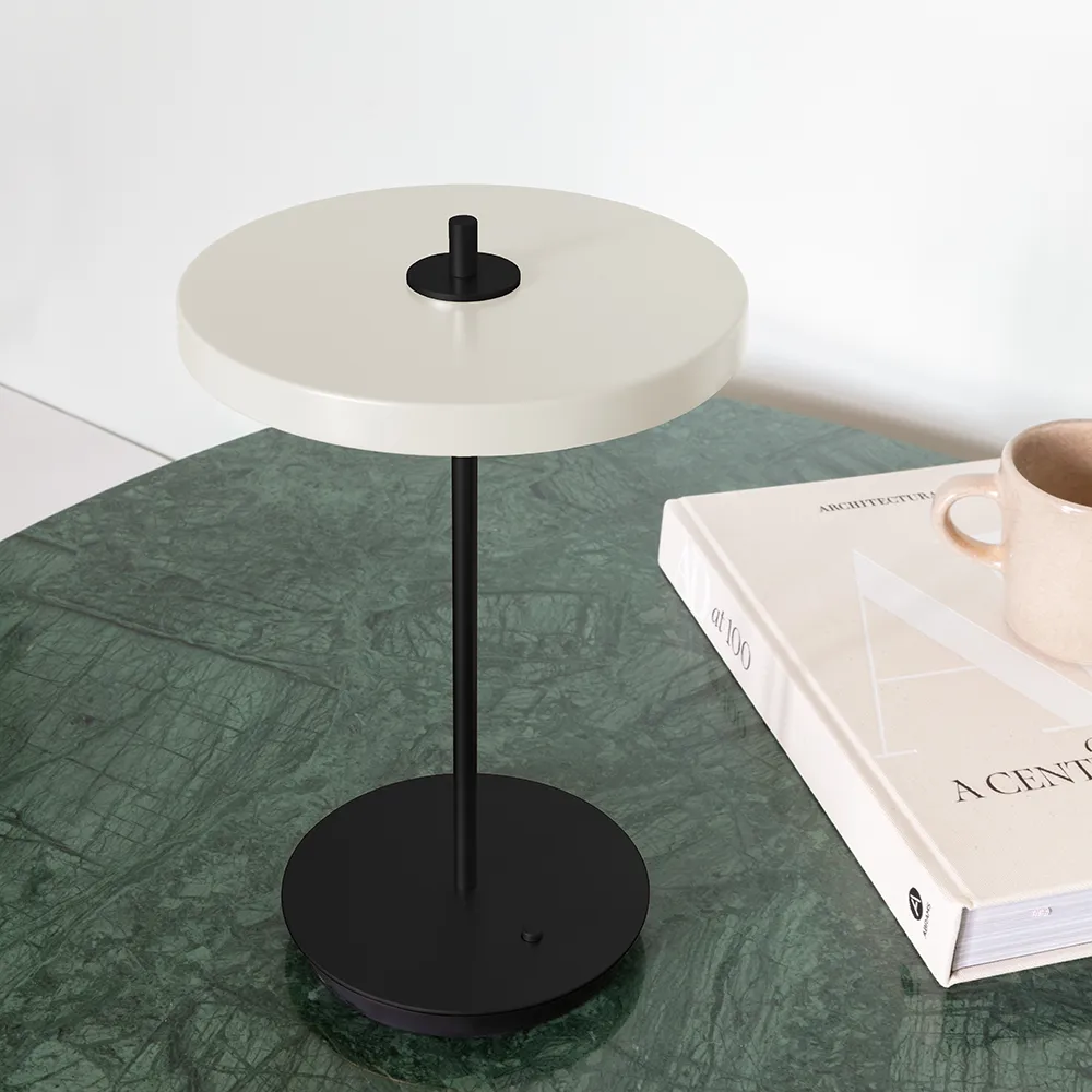 Asteria Move Portabel lampa Pearl White/Black Stem