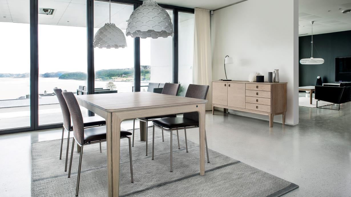 Sm48 stol med tyg i kategori 1