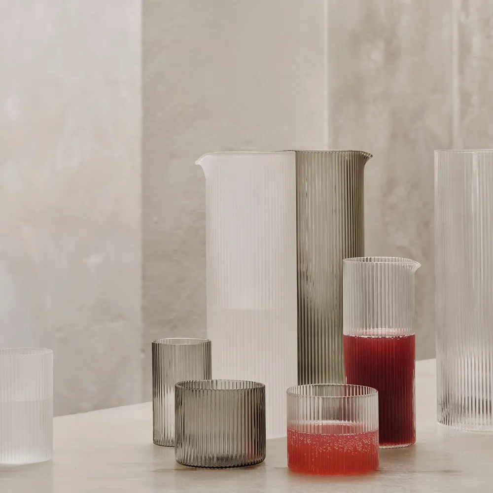 Ripple Vattenkanna - Smoked Grey