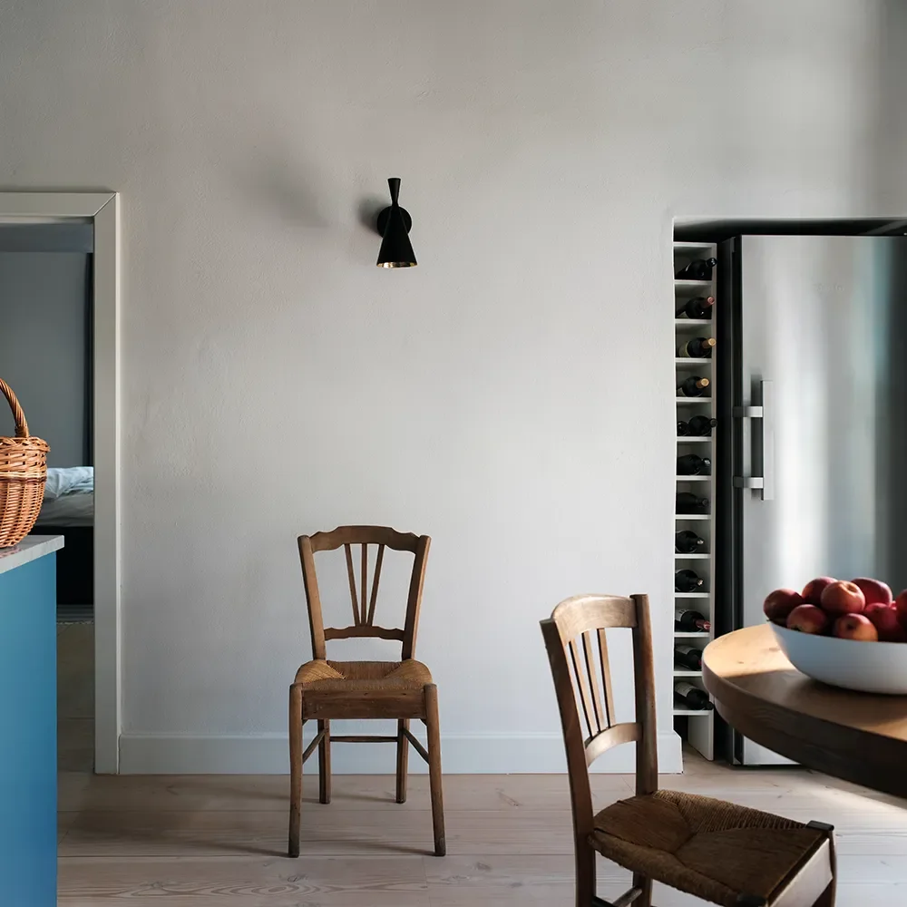 Beat Vägglampa Black