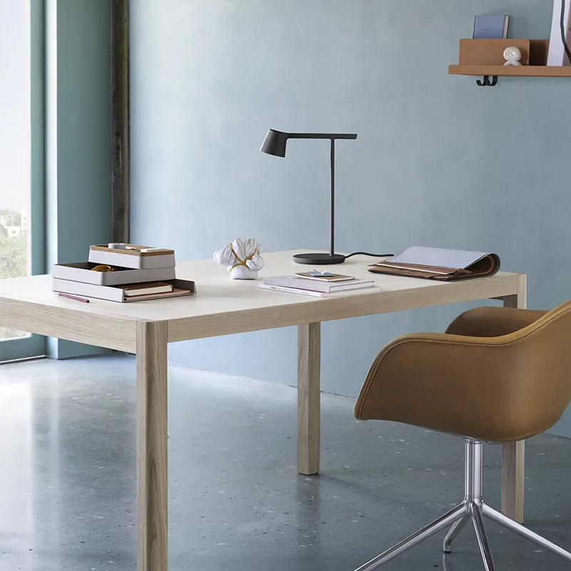 Tip bordslampa - Black