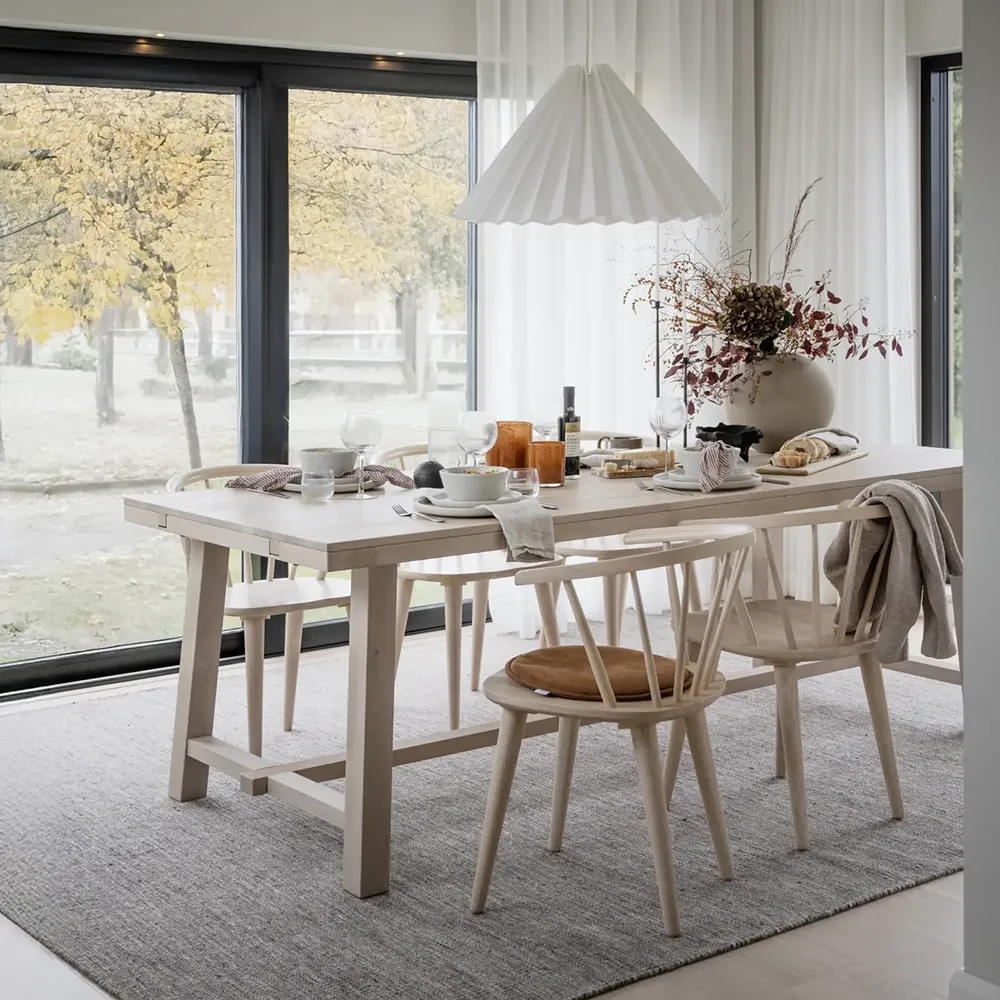 Carmen stol vitpigmenterad