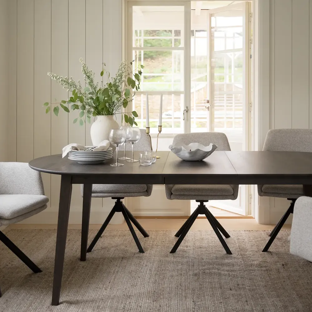 Filippa matbord ovalt 170-210x105 cm ek mörkbrun