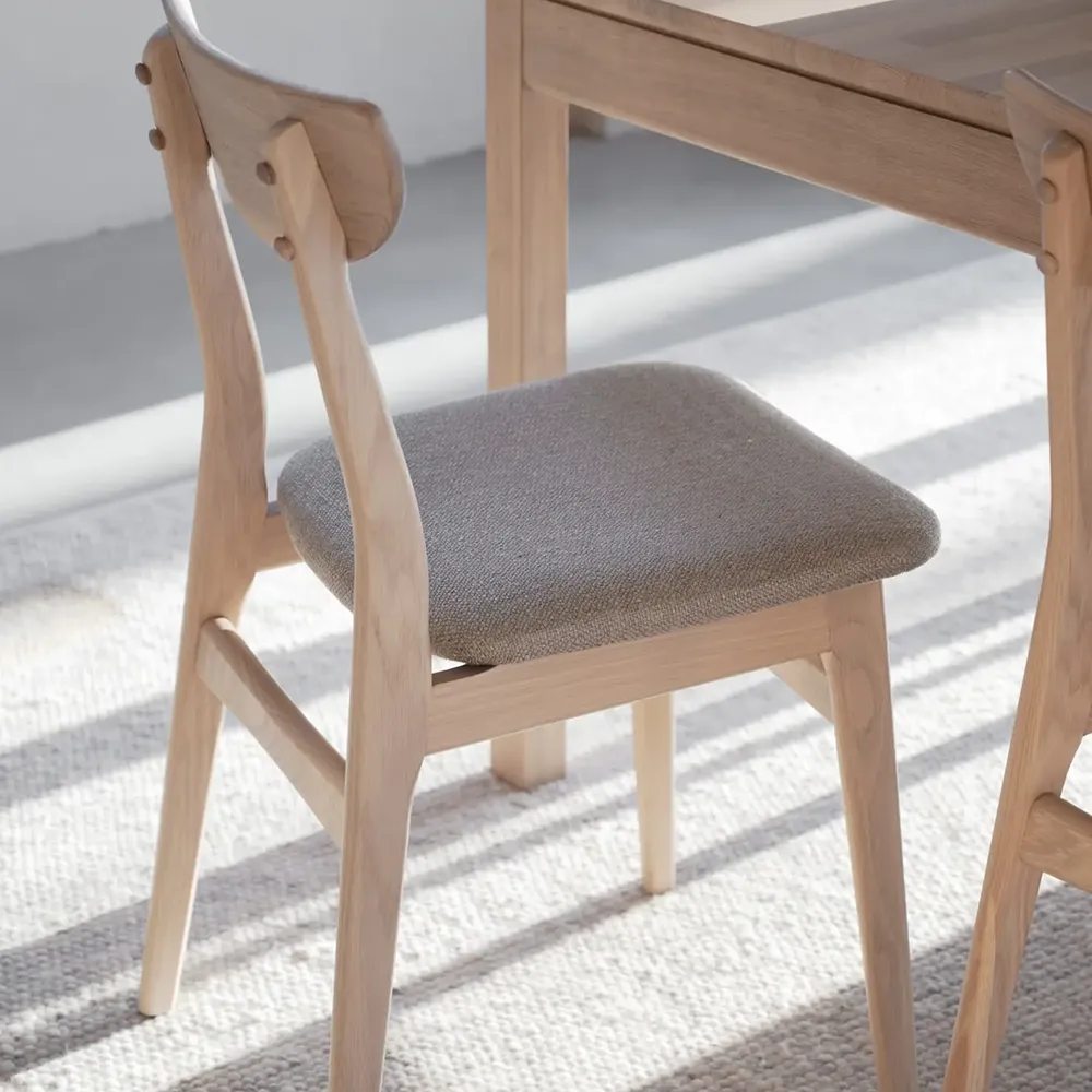 Rodham stol vitpigmenterad ek/grå-beige