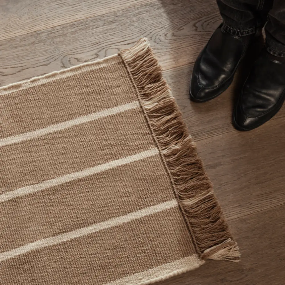 Calm Kelim Matta 50x70 cm - Dark Sand/Off-white