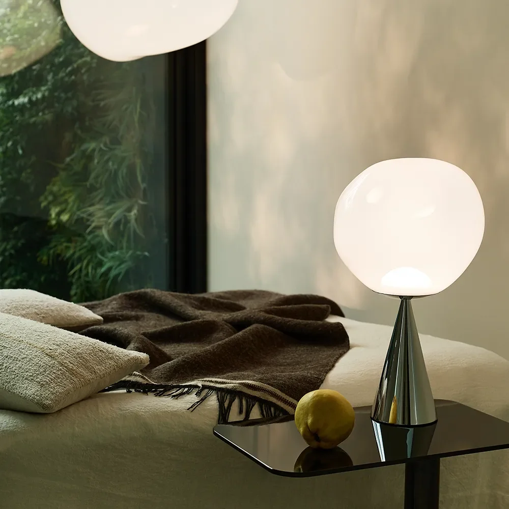 Melt Bordslampa Opal/Silver LED