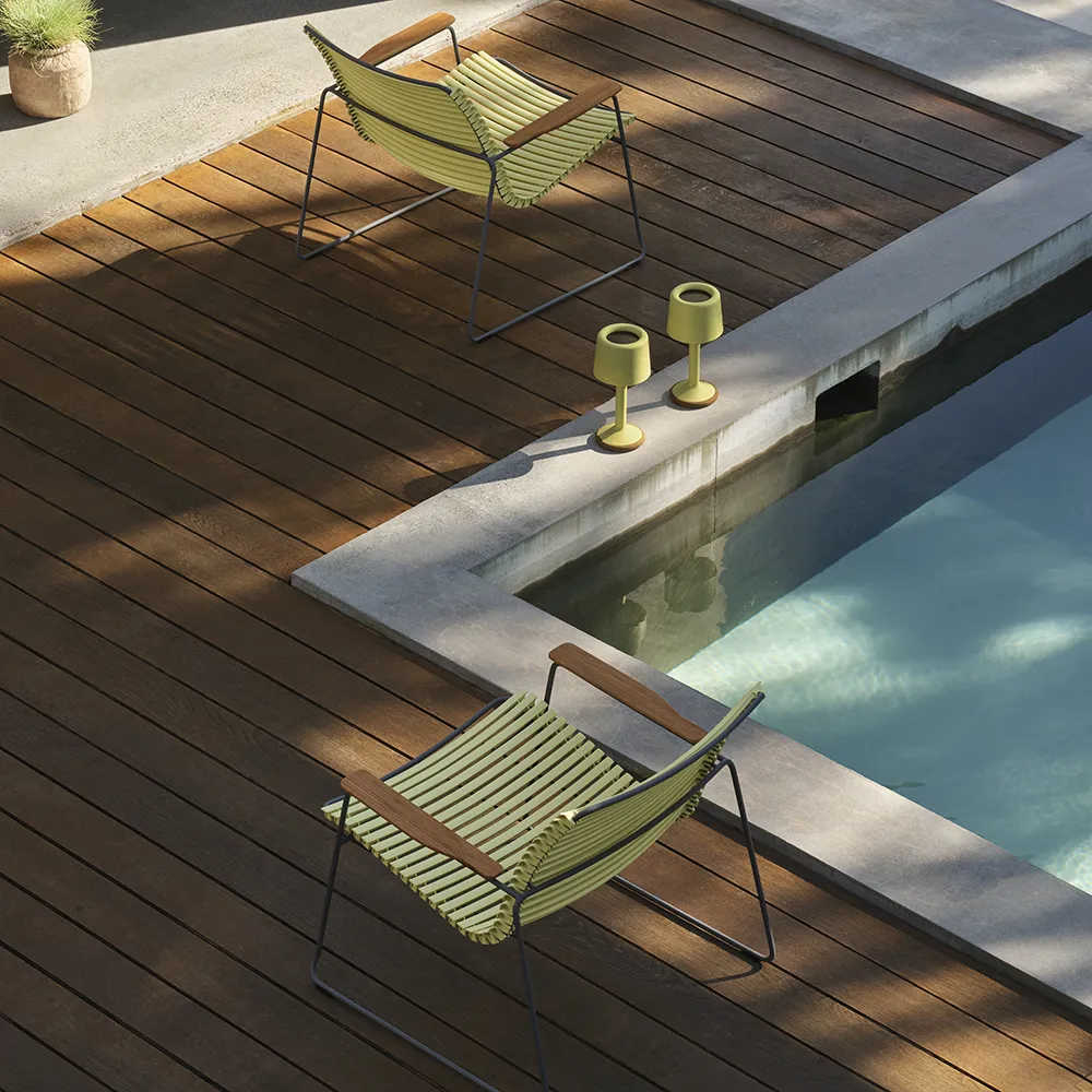 Click Roomy lounge chair Dusty Light blue. Frame: Grey. Armrest: Bam