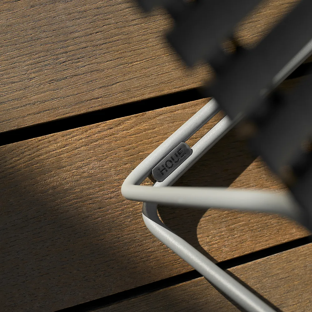 Click Adjustable chaise longue Olive green. Frame: Grey