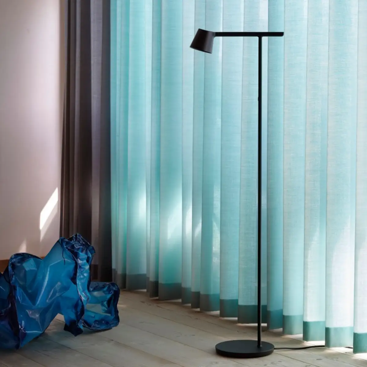 Tip Golvlampa - Black