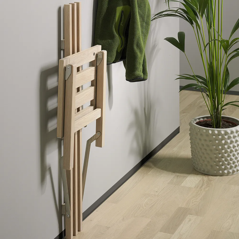 Nadja Väggstol Svartbetsad Ek