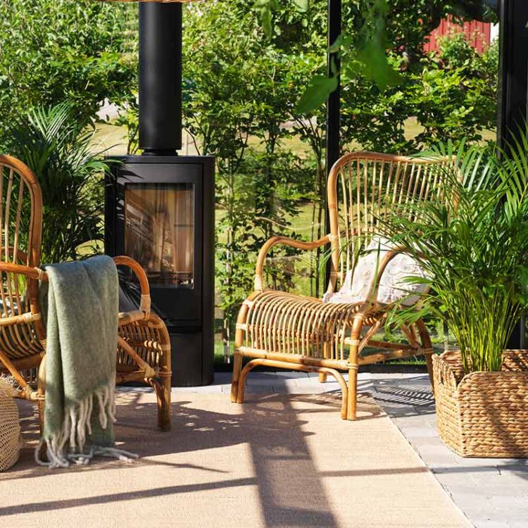 Vallda öronlappsfåtölj i rotting 