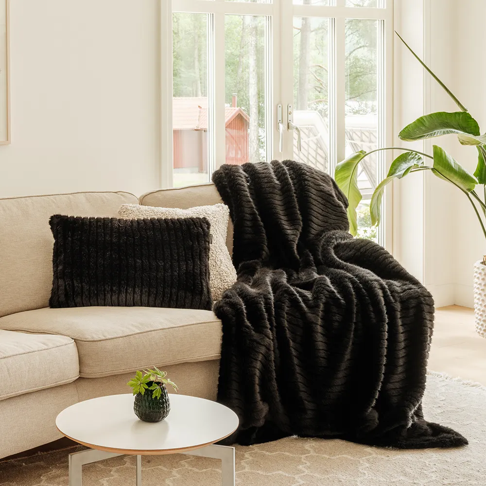 Grace Kudde 40x60 cm Black