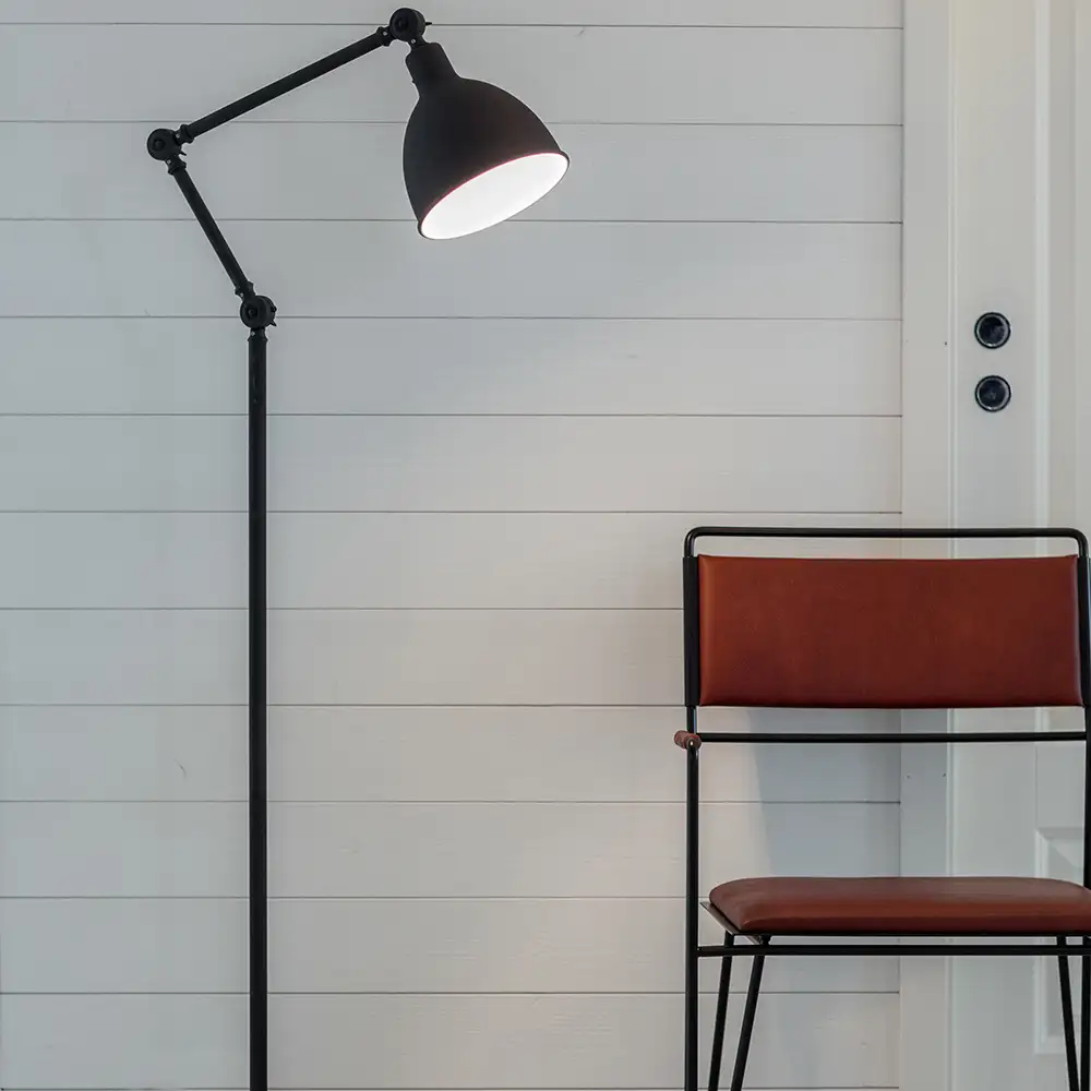 Bazar golvlampa H147cm Sandsvart