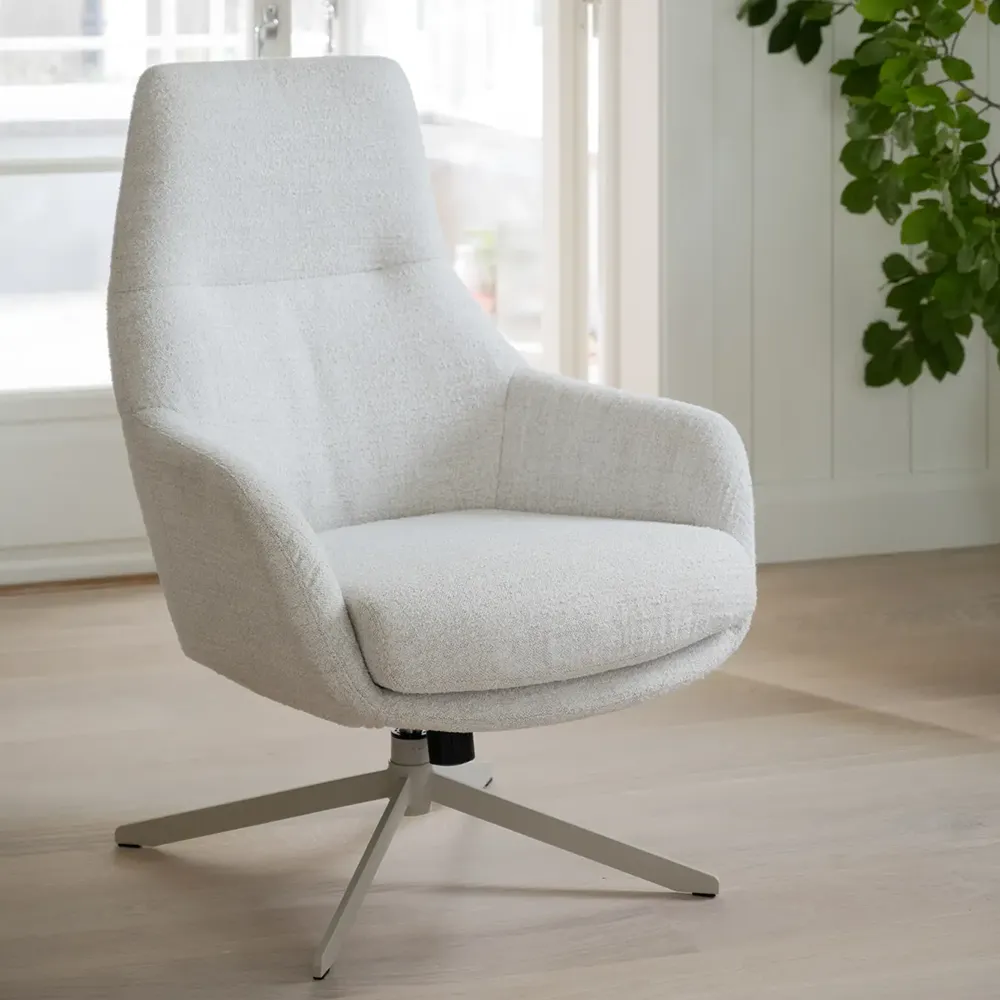 Conroe snurrfåtölj ljusbeige