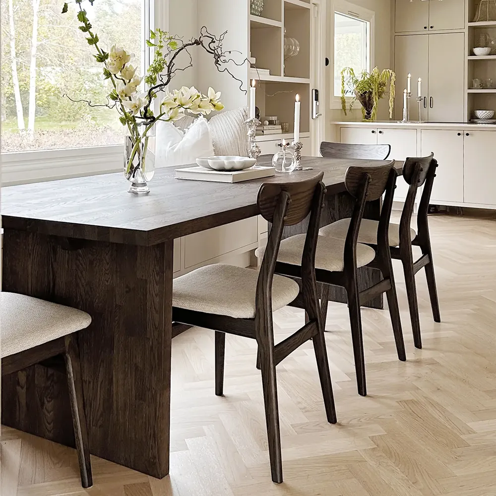 Emmett matbord 240 brun ek