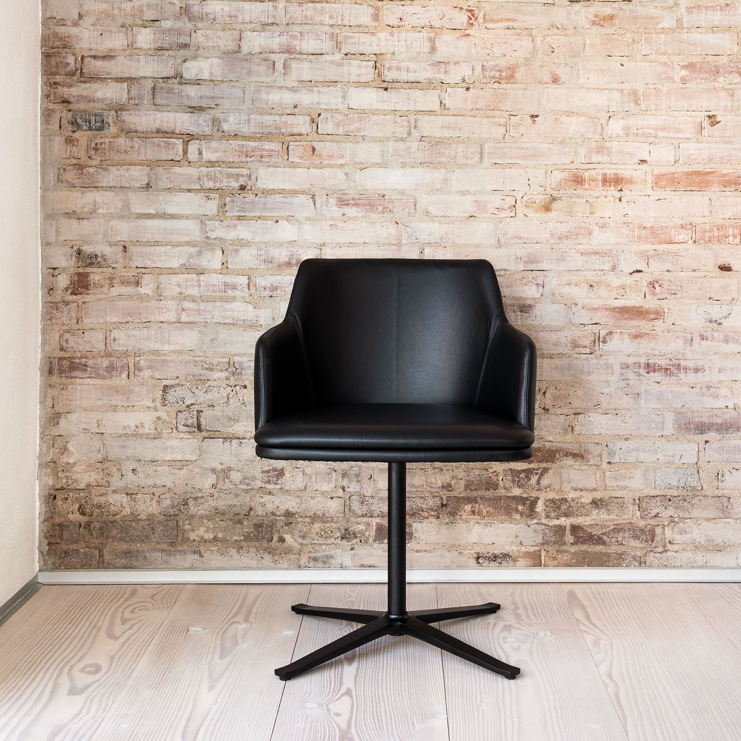 Sm55 Snurrstol med läder