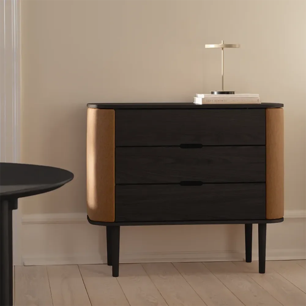 Treasures Byrå Svart Ek/Sugar Brown
