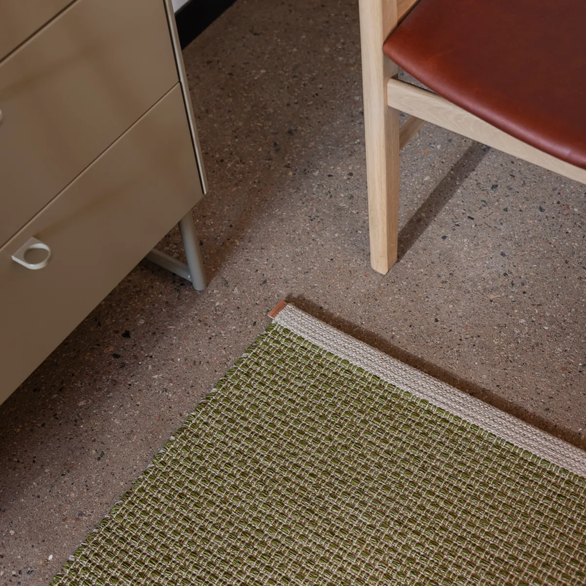 Tvättbar Plastmatta NILS Dark Olive 70x180 cm