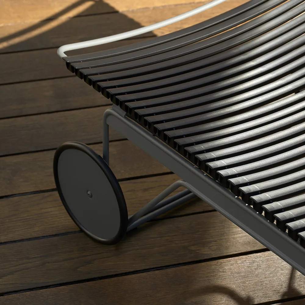 Click Adjustable chaise longue Olive green. Frame: Grey