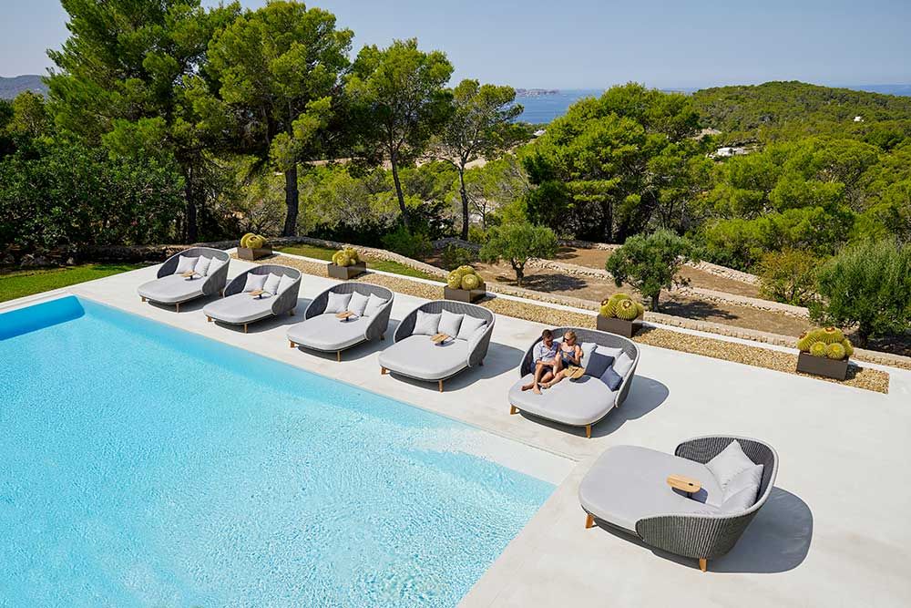 Peacock solsäng grå inkl. dynor