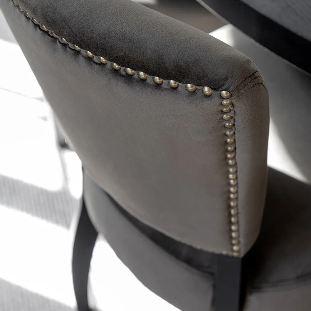 Karmstol Maggie velvet dark brown