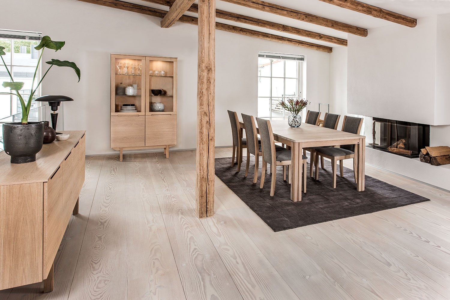 Sm307 Vitrinskåp Valnöt Naturolja 98X41X182Cm 