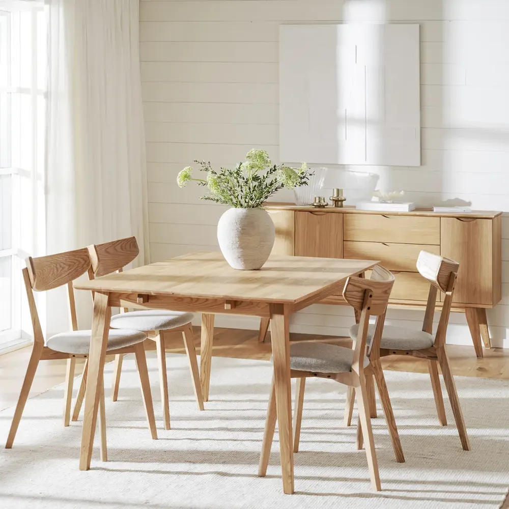 Ami matstol ek/grå-beige tyg