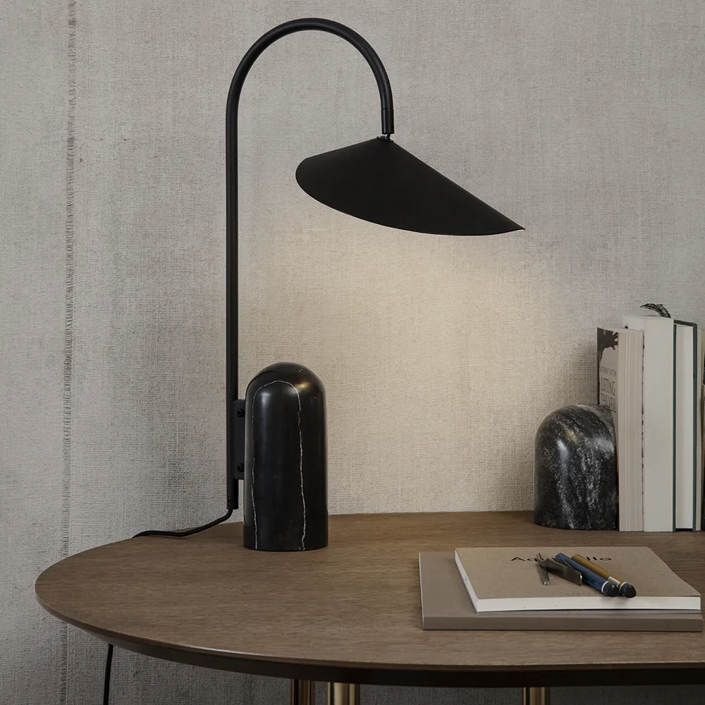 Arum Bordslampa Black