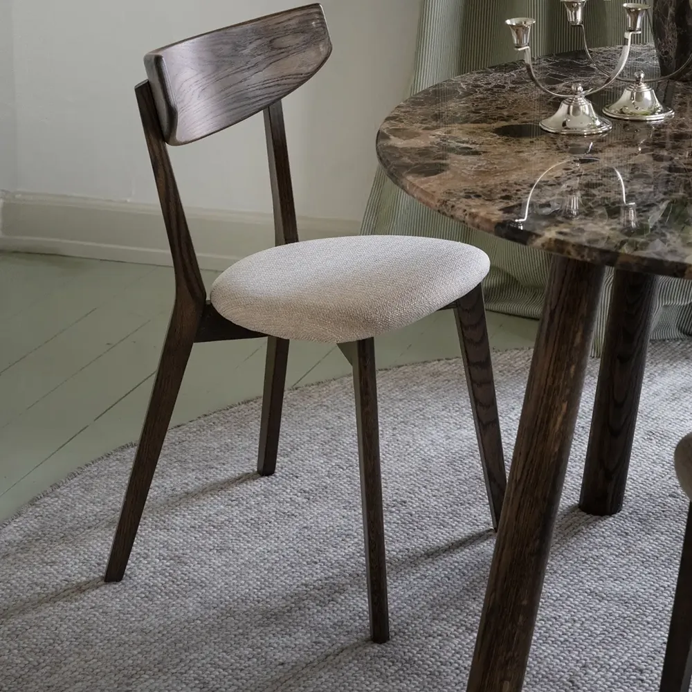 Ami matstol brunlackad ek/beige tyg