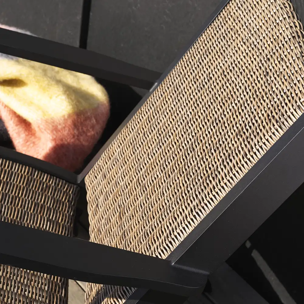 Kira fåtölj svart/rustik