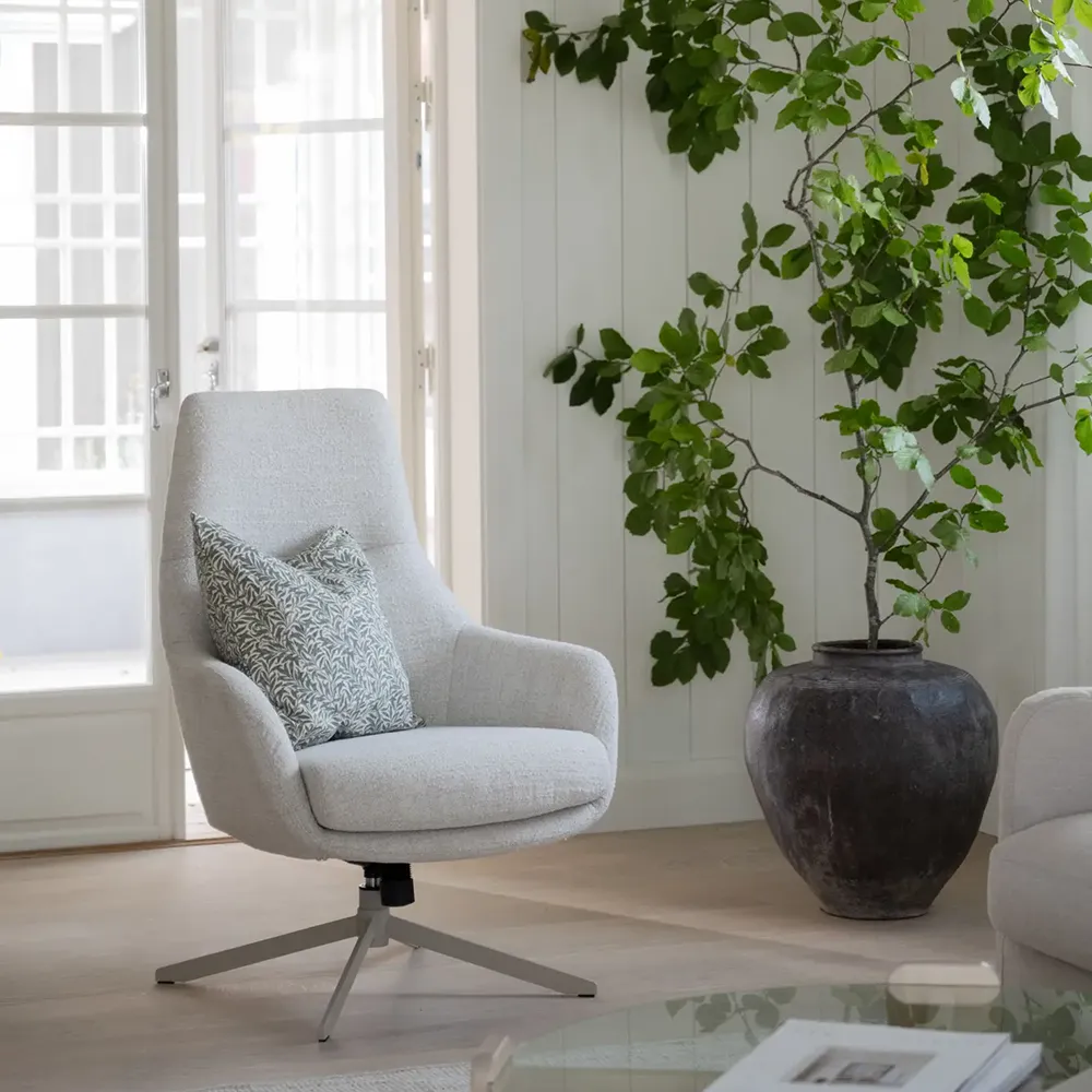 Conroe snurrfåtölj ljusbeige