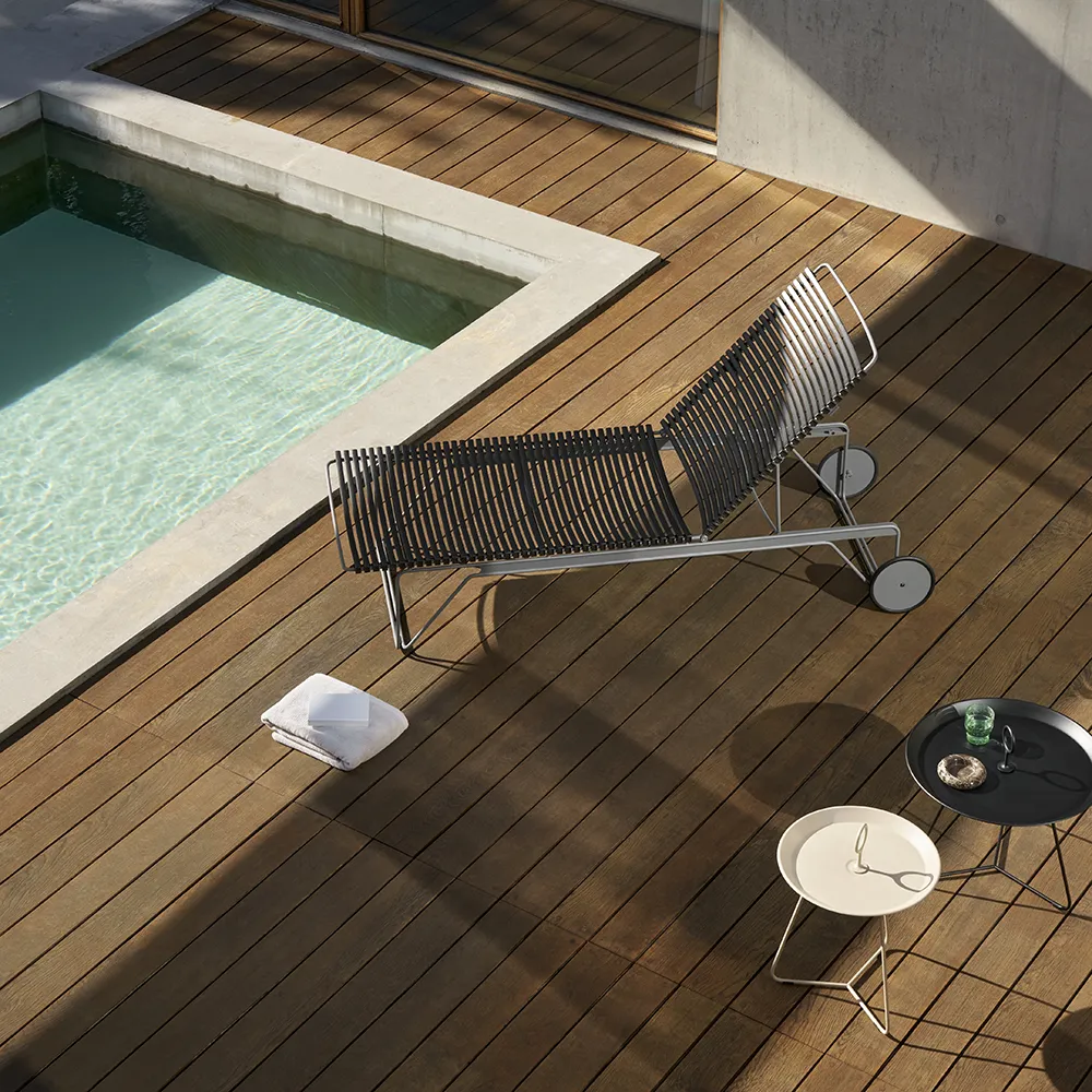 Click Adjustable chaise longue Olive green. Frame: Grey