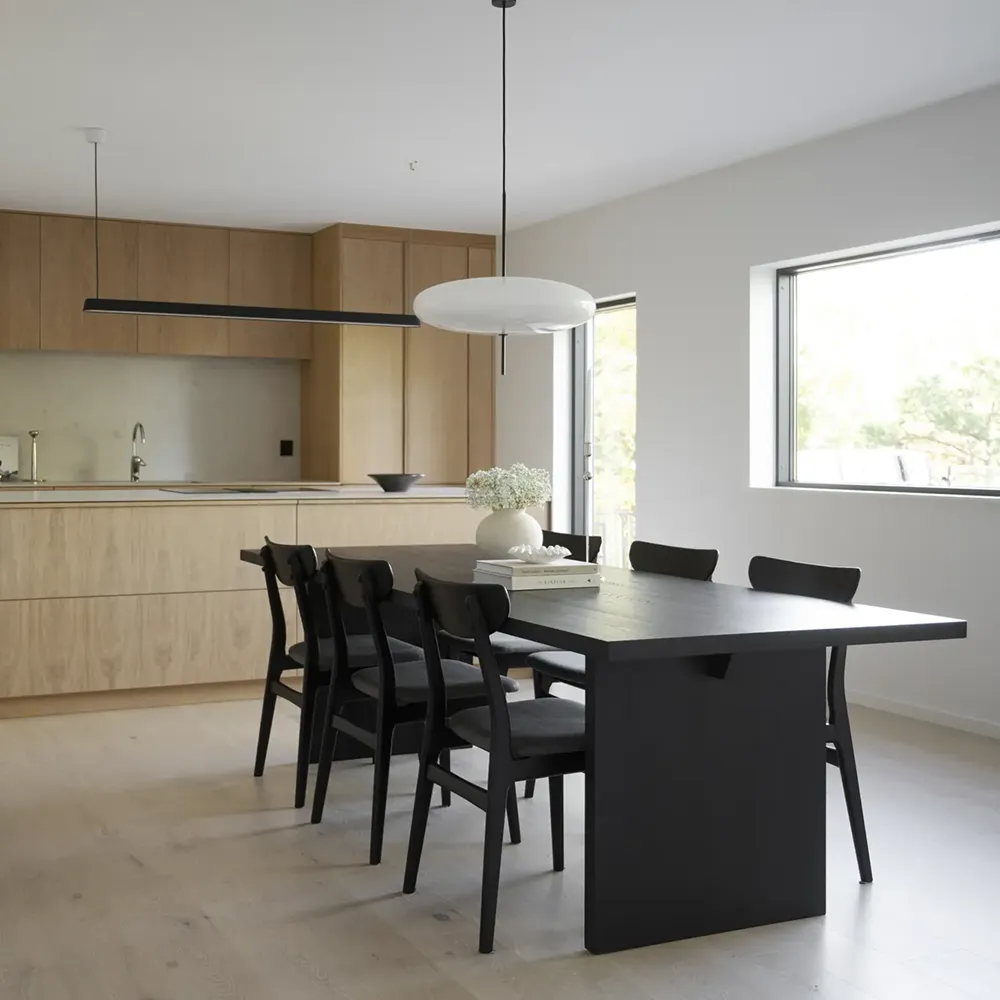 Emmett matbord 240 svart al