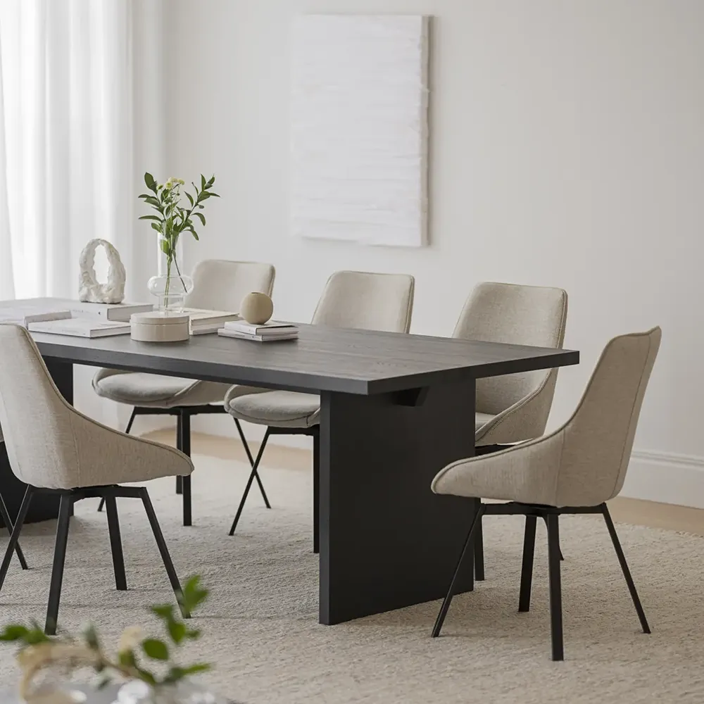 Alison stol beige tyg/svarta metallben