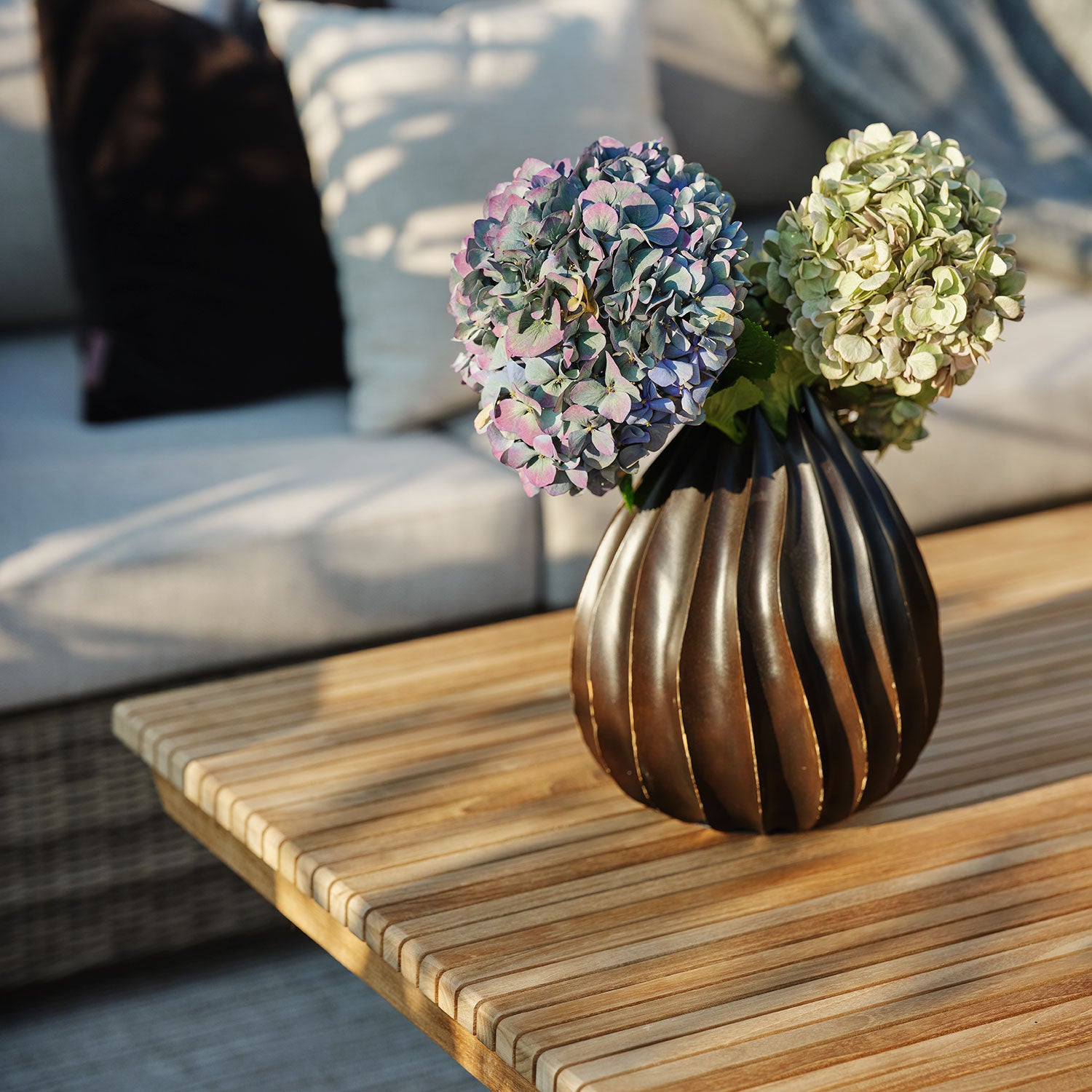 Ninja hörndel rustik konstrotting inkl vattenavisande dynor