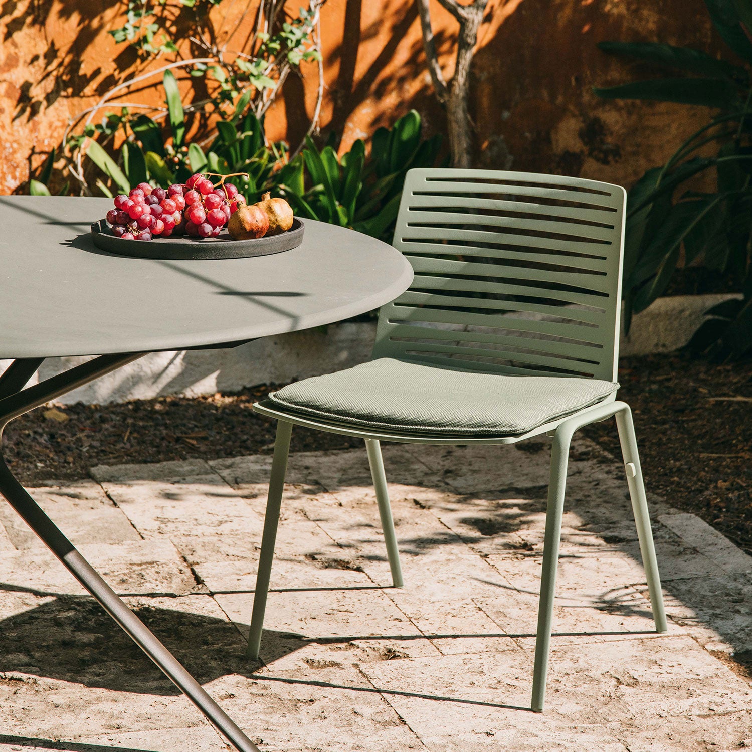 Zebra matstol Metallic Grey