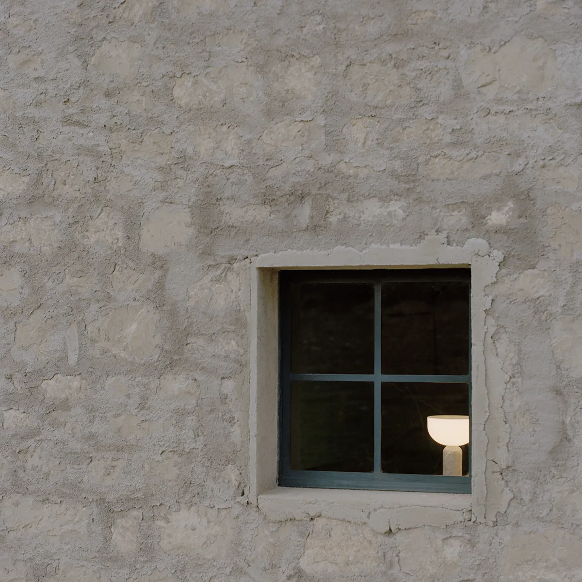Kizu Bärbar bordslampa Vit Marble