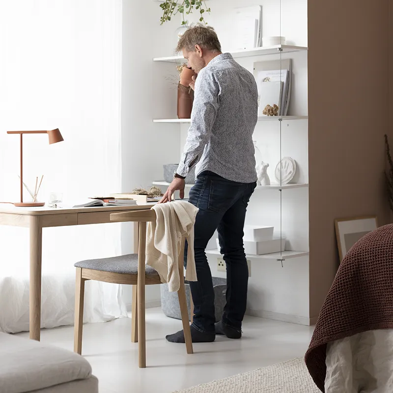 Sm131 Skrivbord Ek Lack 115X55X74Cm 