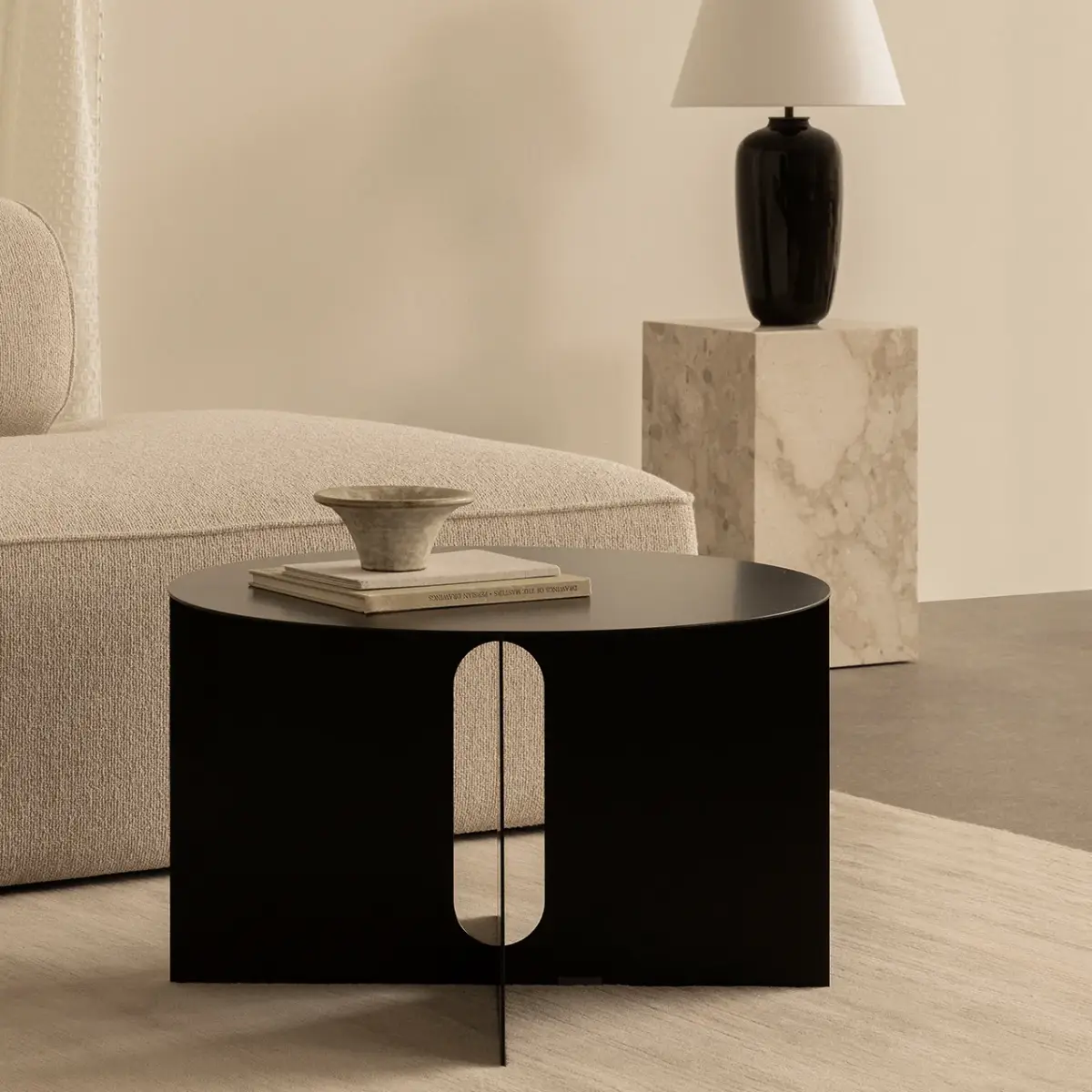 Androgyne Sidobord/underrede Svart stål - Ø63 cm